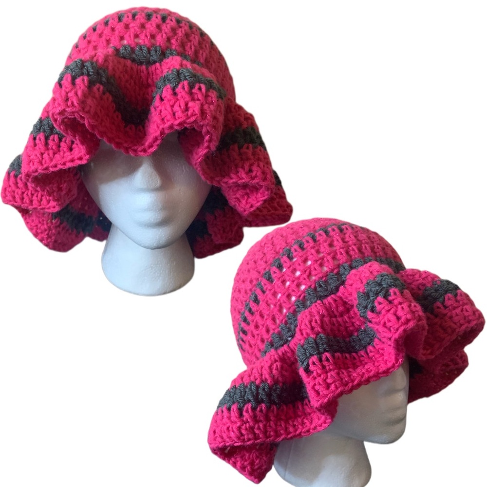 HANDMADE CROCHET RUFFLE HAT *NWT